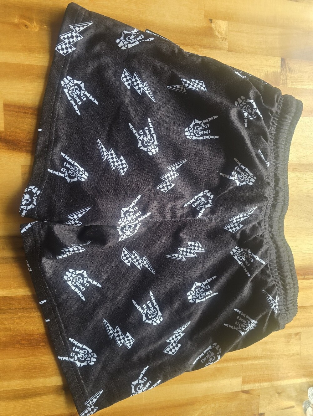 Little ROCKER SHoRTS - Picture 3 of 3
